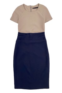 設計撞色女裝公司制服職業裙     訂製卡其色撞色寶藍色裙   圓領後背拉鏈設計    收腰行政連體裙    UN184